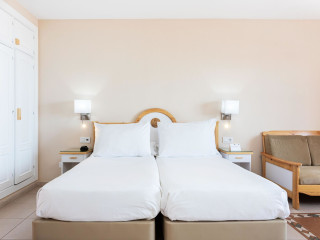 El Duque Hotel