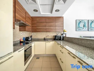 Elegant Studio with Burj Khalifa Skyline Views