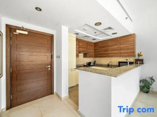 Elegant Studio with Burj Khalifa Skyline Views