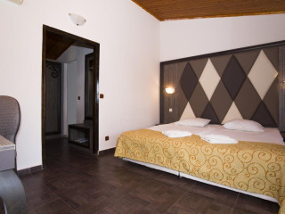 Elenite Villas