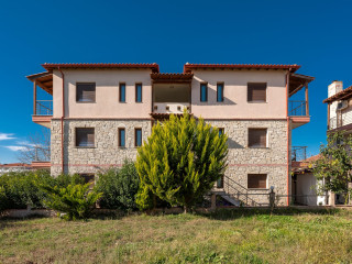 Eleon Suites & Apartments Halkidiki