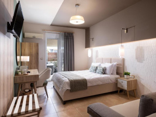 ELLE ROOM & SUITES