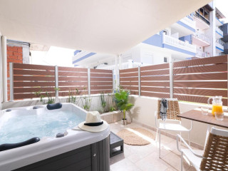 Elle Rooms & Suites