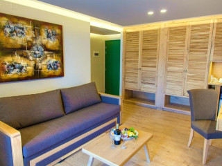 Elmi Suites Beach Hotel