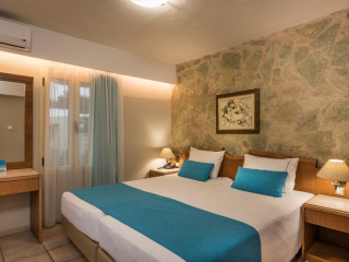 Elotis Suites