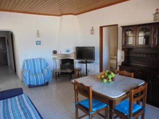 Ema's Beach and Nightlife House