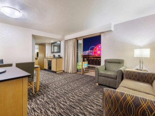 Embassy Suites by Hilton Convention Center Las Vegas
