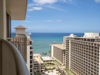 Embassy Suites by Hilton Waikiki Beach Walk
