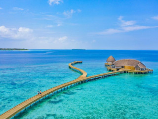 Emerald Faarufushi Resort & Spa