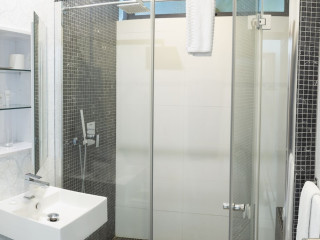 English Point Marina Hotel