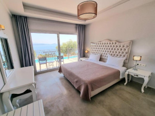 Enjoy Lichnos Bay Village, Camping & Apartments