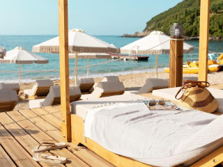 Enjoy Lichnos Bay Village, Camping & Apartments