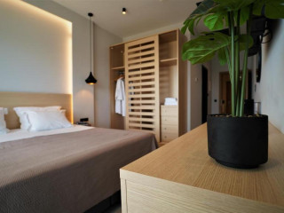 Enjoy Lichnos Bay Village, Camping & Apartments