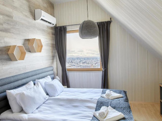 NOVEL CENTRE POINT HOTEL