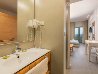 ERATO HOTEL Adults Only 17+