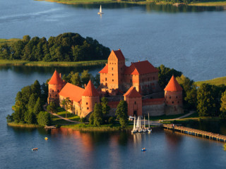 ESTONIA – LETONIA – LITUANIA: Drumul Chihlimbarului PREMIUM TOURS