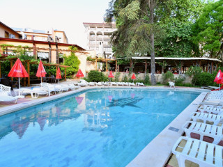 Estreya Palace