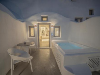 ETERNITY SUITES SANTORINI