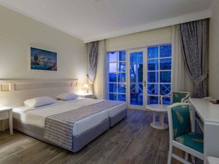 M-Club Hotel