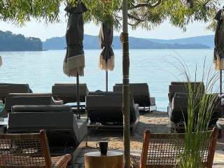 Eva Beach Hotel