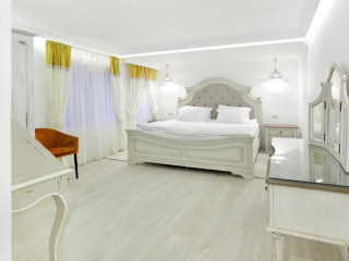 Excelsior Boutique Hotel