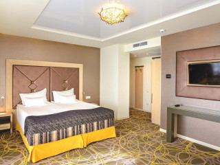 EXCLUSIVE HOTEL