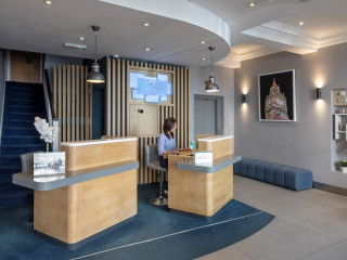 Holiday Inn Express London - Victoria by IHG
