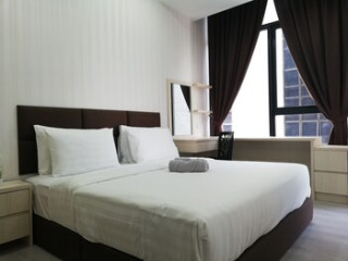 EXPRESSIONZ PROFESSIONAL SUITES BY DE SPACE