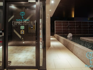 EXPRESSIONZ PROFESSIONAL SUITES BY MYKEY GLOBAL