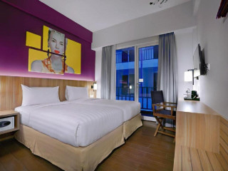 Fame Hotel Sunset Road