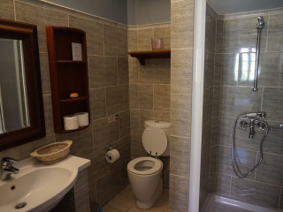 Faros Suites - Adults Only
