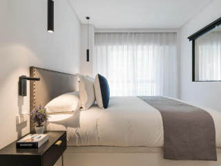 Feelathome Waldorf Suites Apartments