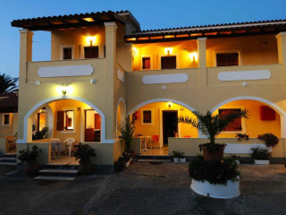 Feeloxenia Corfu Apartments