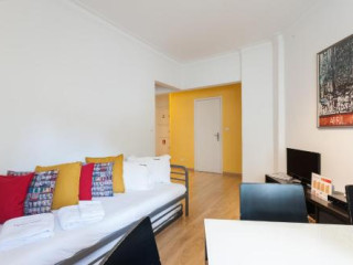 FEELS LIKE HOME LARGE AND COSY APARTMENT IN LAPA