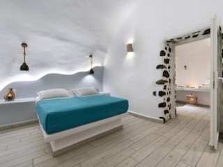 FIRA DEEP BLUE SUITE