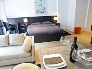 FLAT MOLIERE BRUGMANN