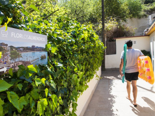 Flor Los Almendros Hotel