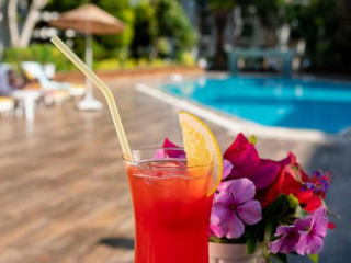 Flora Hotel