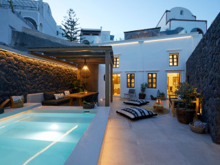 Floria Suites Santorini