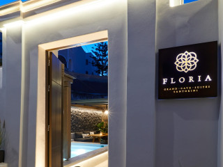 Floria Suites Santorini