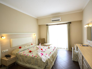 Forever Club Hotel