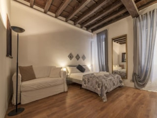 FORI IMPERIALI ELEGANT APARTMENT