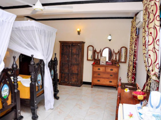 Forodhani Park Hotel