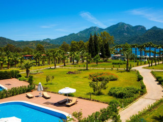 FORTEZZA BEACH RESORT HOTEL