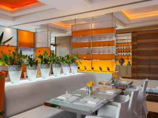 Four Points by Sheraton Bur Dubai (Former Four Points by Sheraton downtown)