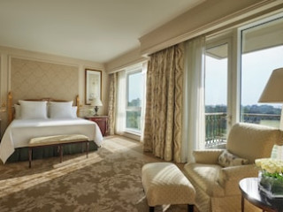 FOUR SEASONS FIRST RESIDENCE