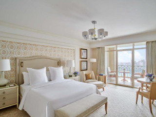 Four Seasons Hotel Cairo at Nile Plaza
