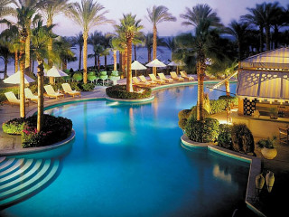 FOUR SEASONS RESORT