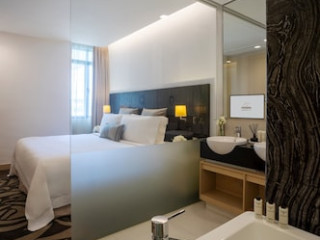 FRASER SUITES RIVER VALLEY