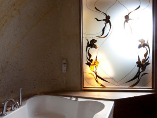 Fresco Cave Suites